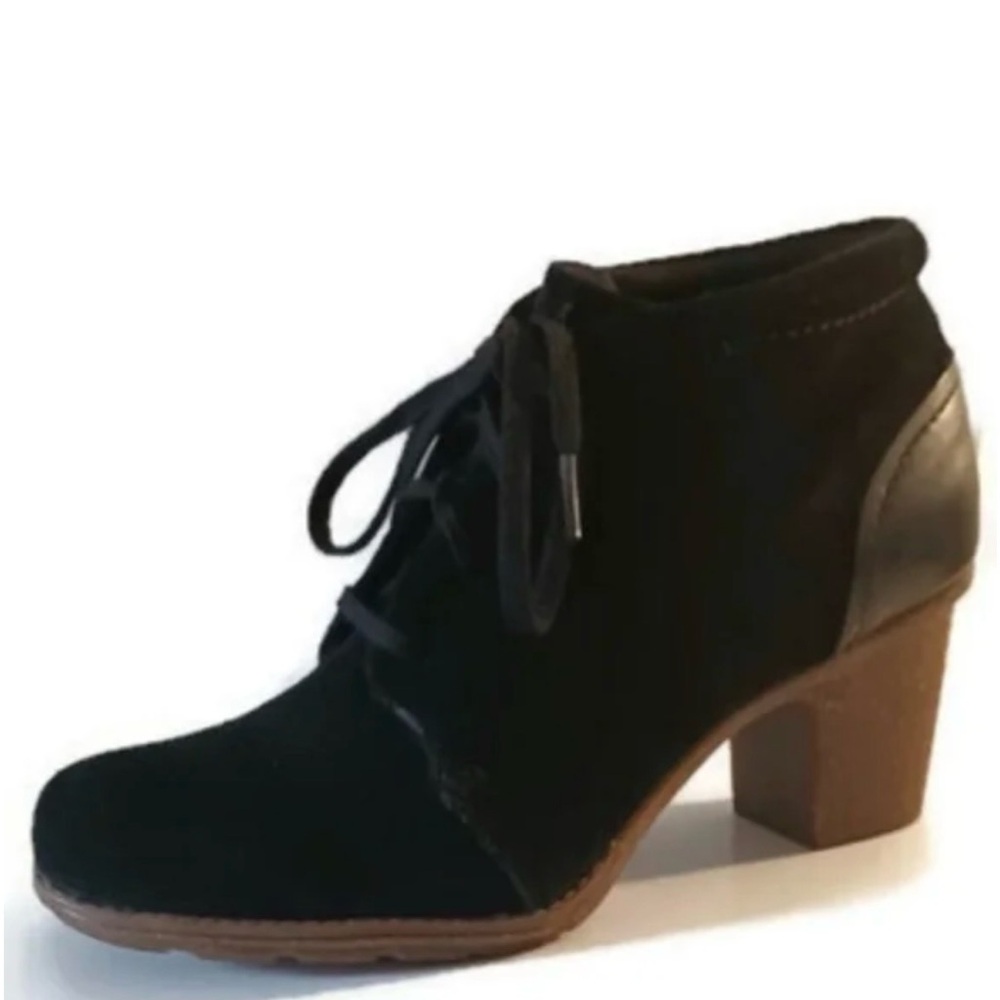 Clarks Black Lace-Up Suede Boots